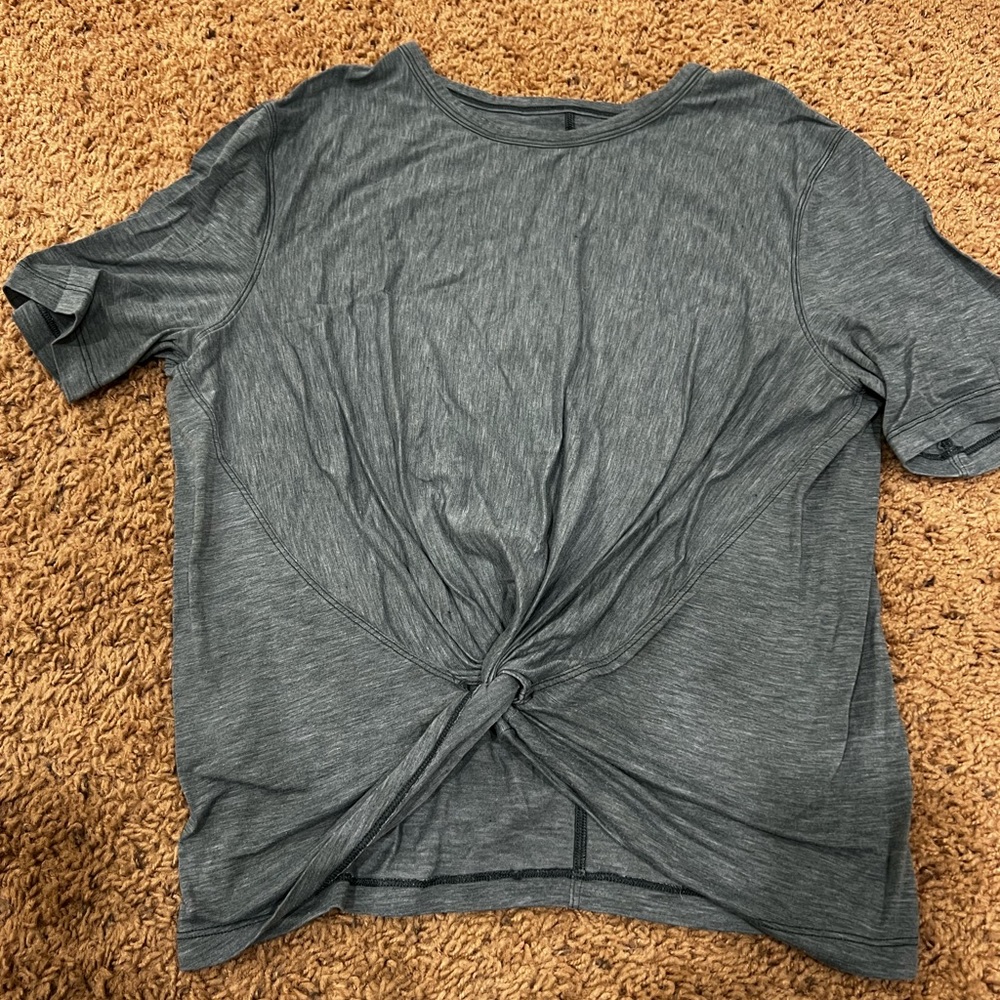Lululemon t-shirt